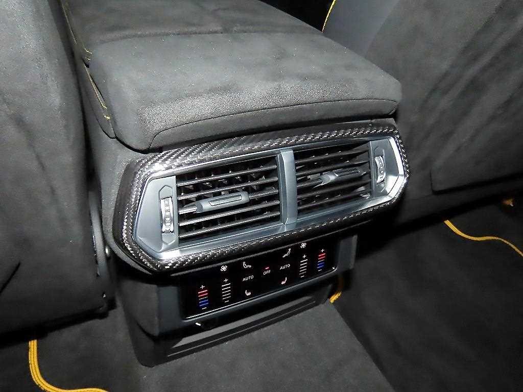 람보르기니 우루스 4.0 V8 퍼포만테 이미지 14