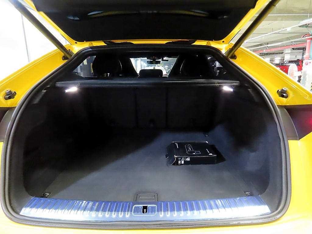 람보르기니 우루스 4.0 V8 퍼포만테 이미지 18