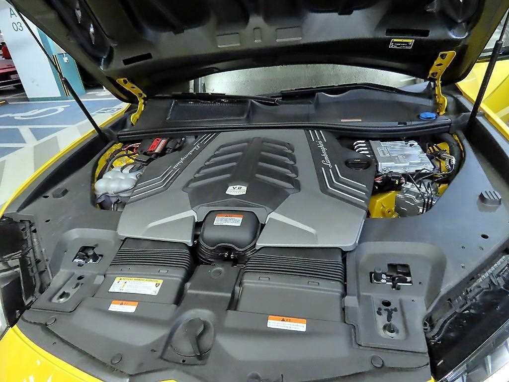 람보르기니 우루스 4.0 V8 퍼포만테 이미지 19