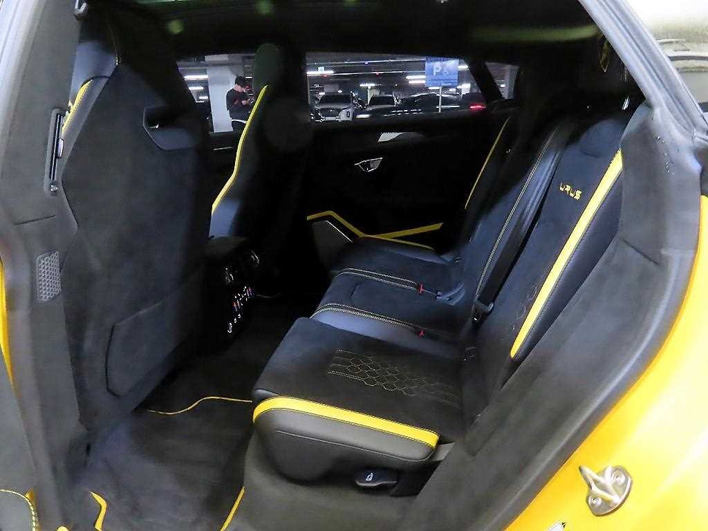 람보르기니 우루스 4.0 V8 퍼포만테 이미지 7