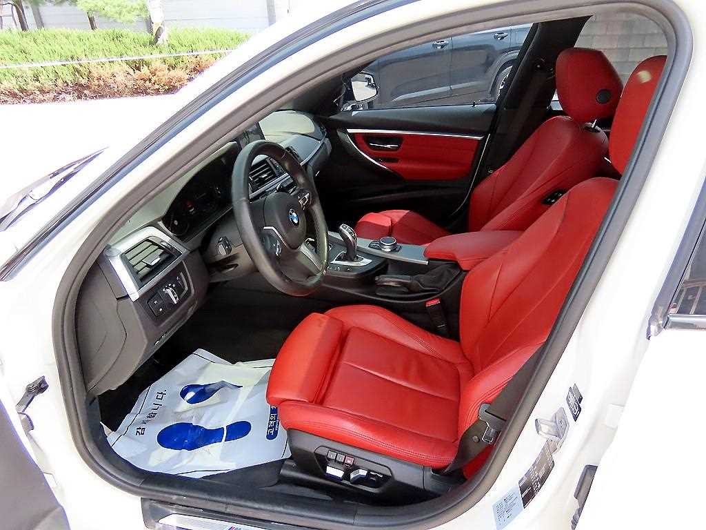 BMW 3시리즈 3시리즈 (F30) 330i M 스포츠 쉐도우 이미지 5