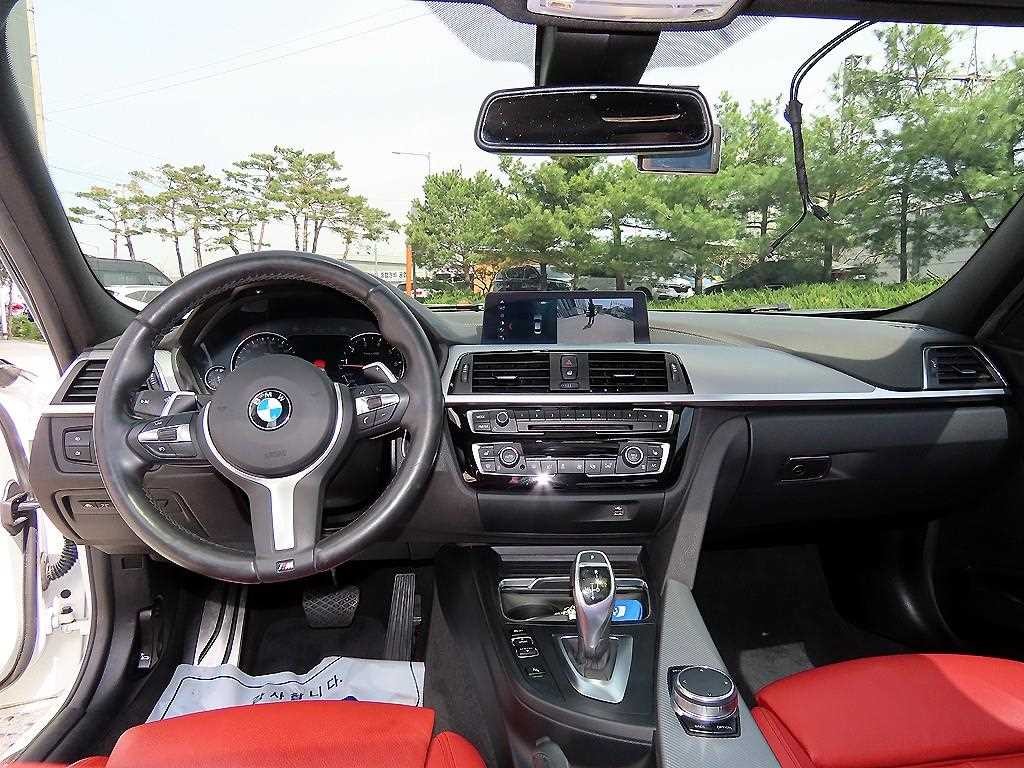 BMW 3시리즈 3시리즈 (F30) 330i M 스포츠 쉐도우 이미지 7