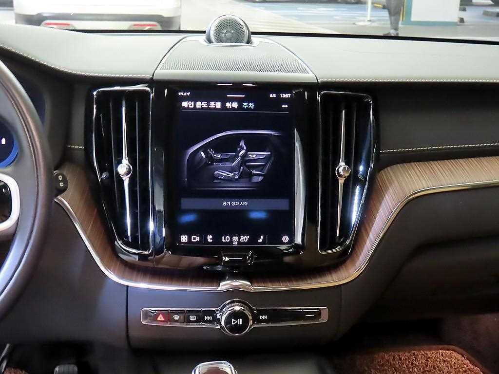 볼보 XC60 XC60(2세대) B5 AWD 인스크립션 이미지 11