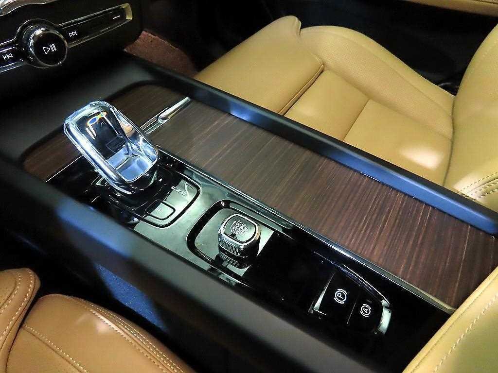 볼보 XC60 XC60(2세대) B5 AWD 인스크립션 이미지 12