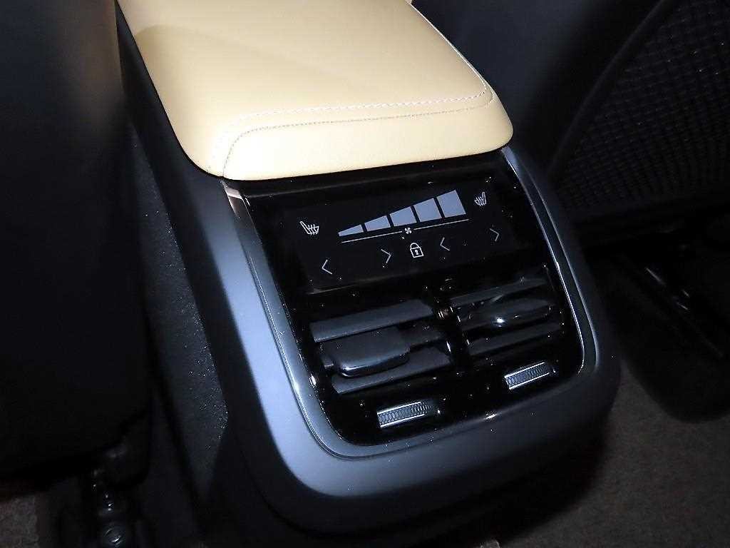 볼보 XC60 XC60(2세대) B5 AWD 인스크립션 이미지 15