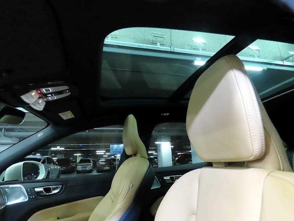 볼보 XC60 XC60(2세대) B5 AWD 인스크립션 이미지 16