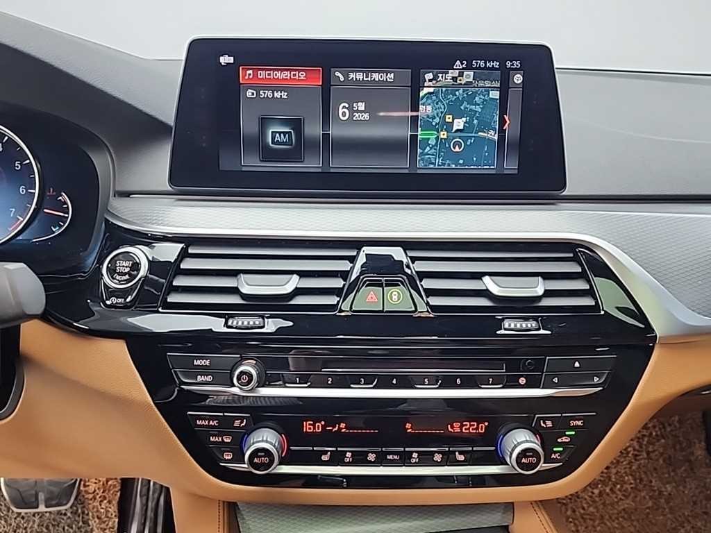 BMW 5시리즈 5시리즈 (G30) 530i xDrive M 스포츠 이미지 10