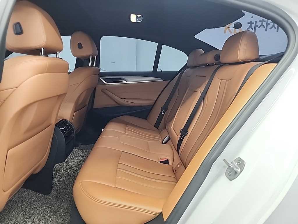 BMW 5시리즈 5시리즈 (G30) 530i xDrive M 스포츠 이미지 12