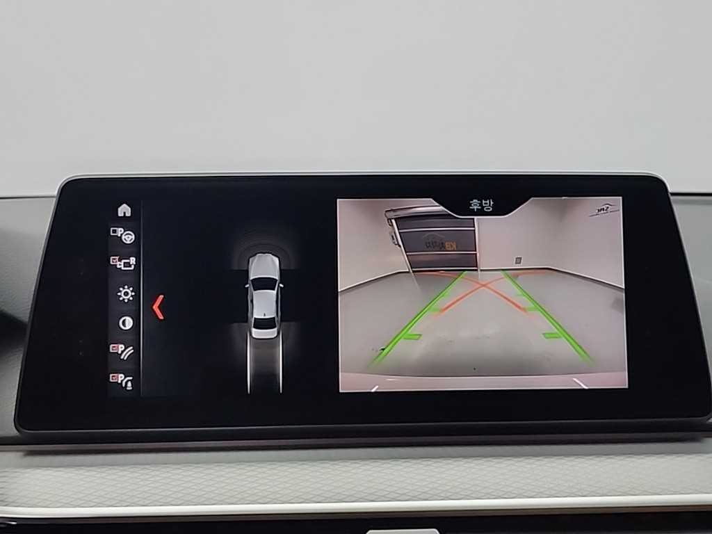 BMW 5시리즈 5시리즈 (G30) 530i xDrive M 스포츠 이미지 16