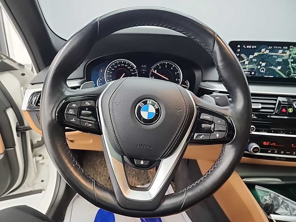 BMW 5시리즈 5시리즈 (G30) 530i xDrive M 스포츠 이미지 9