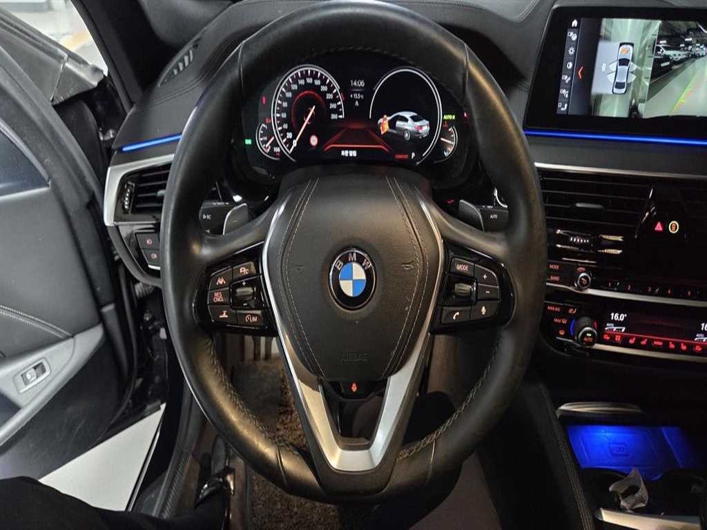 BMW 5시리즈 5시리즈 (G30) 530i M 스포츠 플러스 이미지 18