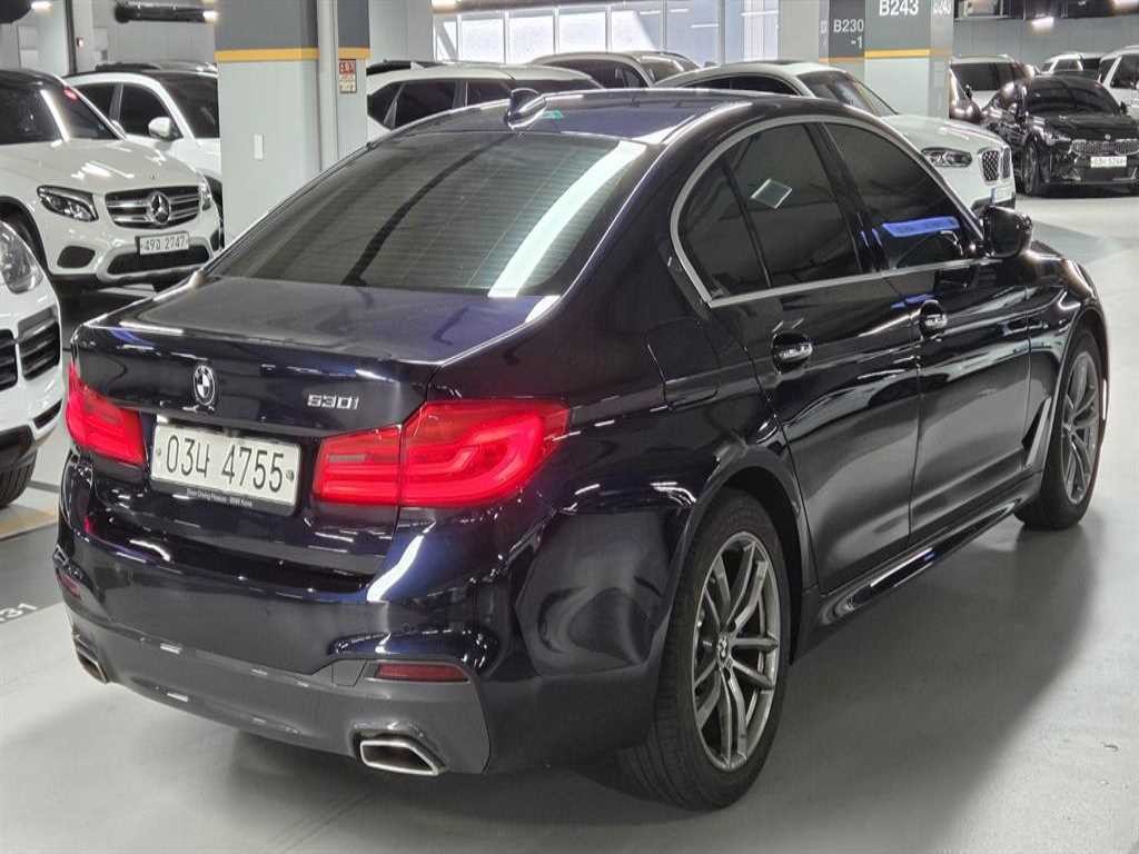 BMW 5시리즈 5시리즈 (G30) 530i M 스포츠 플러스 이미지 5