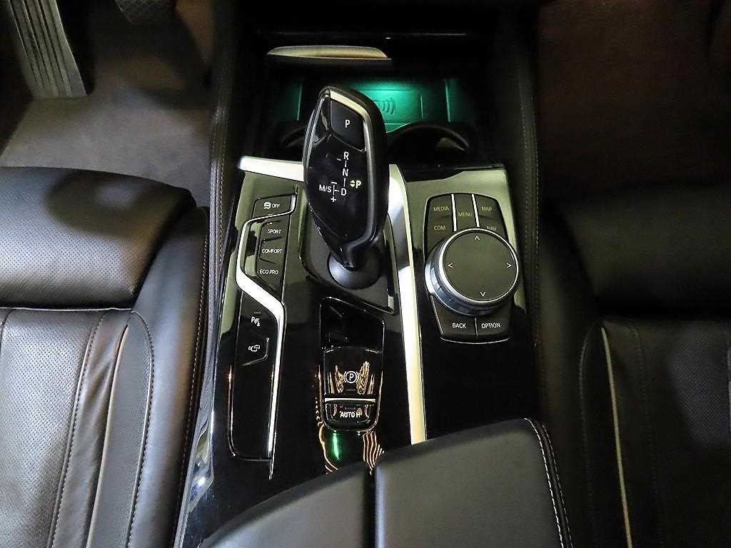BMW 5시리즈 5시리즈 (G30) 523d 럭셔리 이미지 12