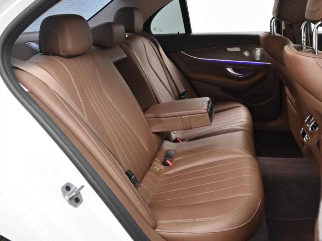 벤츠 E 클래스 E-클래스 W213 E300e 4MATIC 익스클루시브 이미지 12