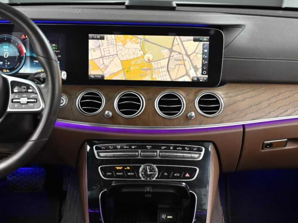 벤츠 E 클래스 E-클래스 W213 E300e 4MATIC 익스클루시브 이미지 14