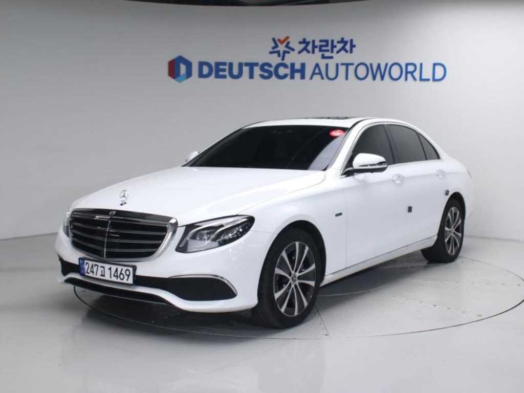 벤츠 E 클래스 E-클래스 W213 E300e 4MATIC 익스클루시브 이미지 2