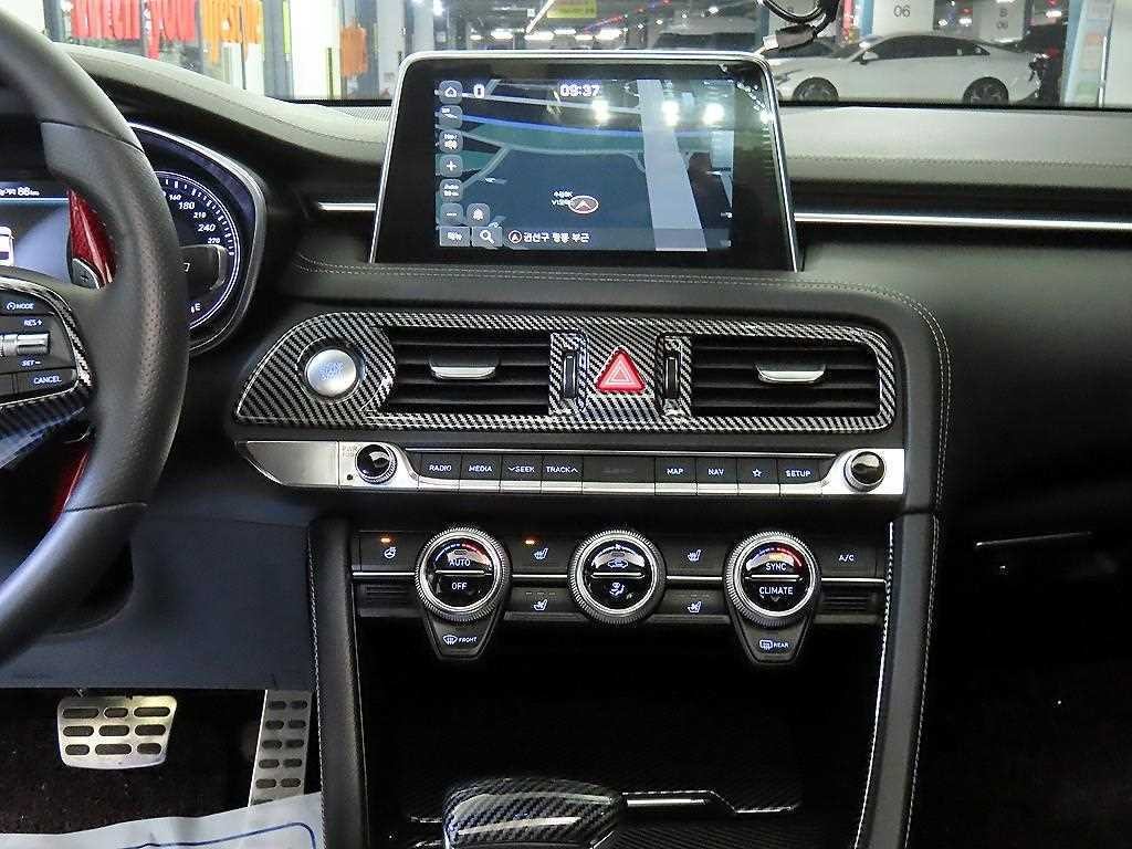 제네시스 G70 2.0T AWD 스포츠 패키지 이미지 11