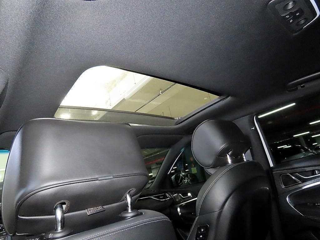 제네시스 G70 2.0T AWD 스포츠 패키지 이미지 17