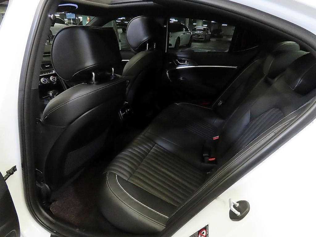 제네시스 G70 2.0T AWD 스포츠 패키지 이미지 7