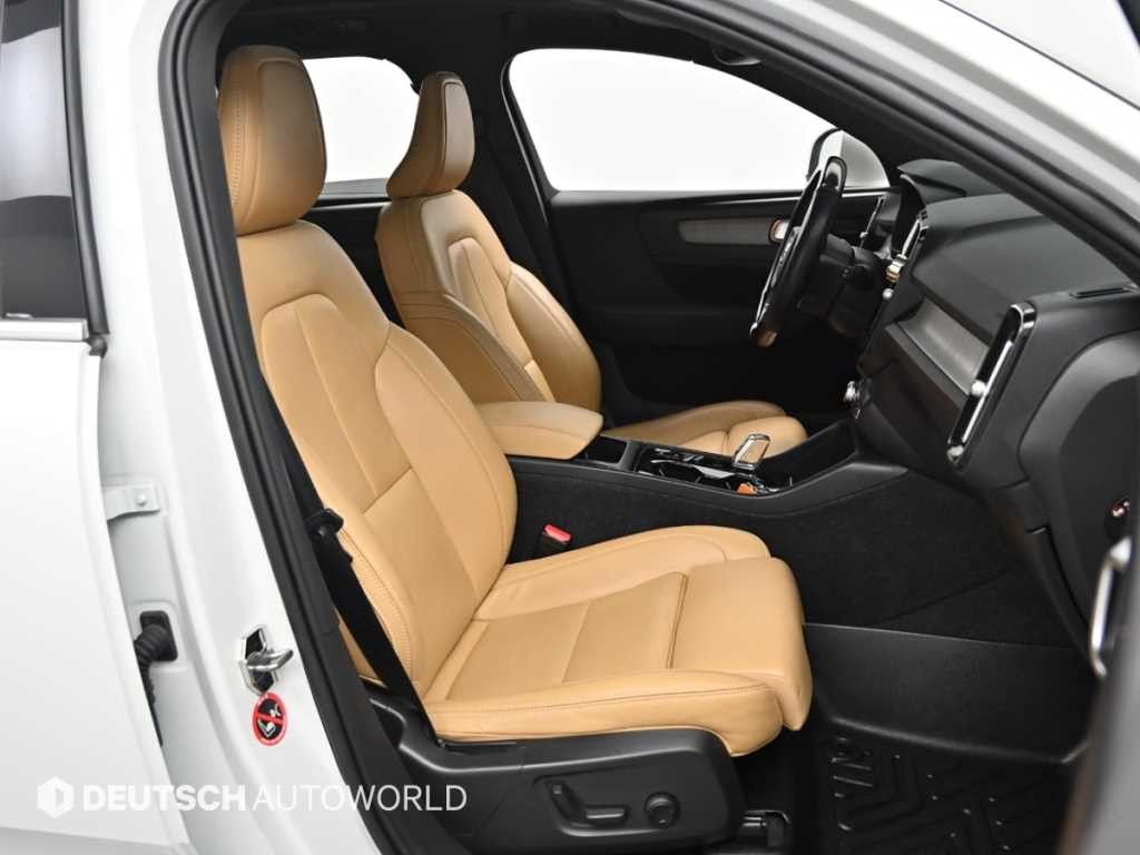 볼보 XC40 B4 AWD 인스크립션 이미지 10