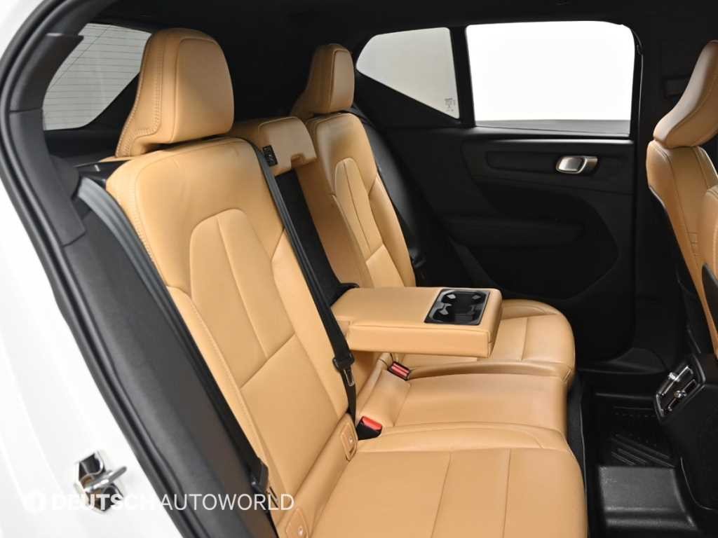 볼보 XC40 B4 AWD 인스크립션 이미지 12
