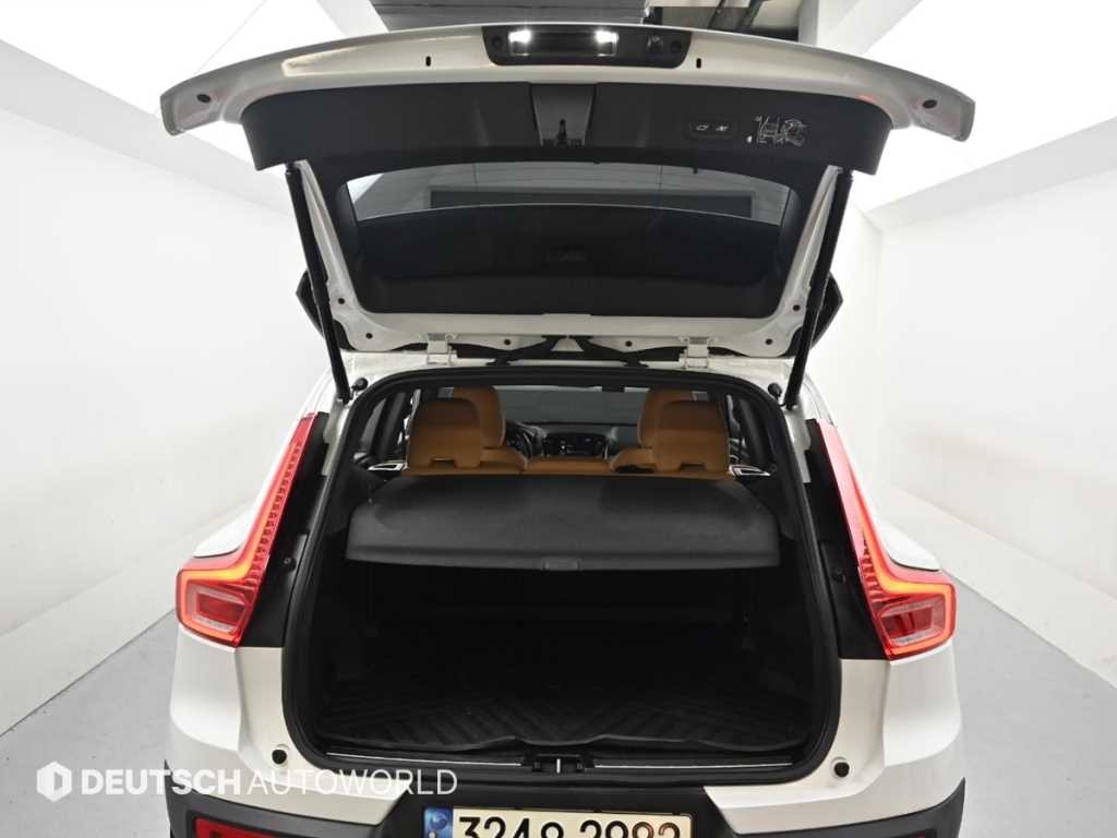 볼보 XC40 B4 AWD 인스크립션 이미지 19