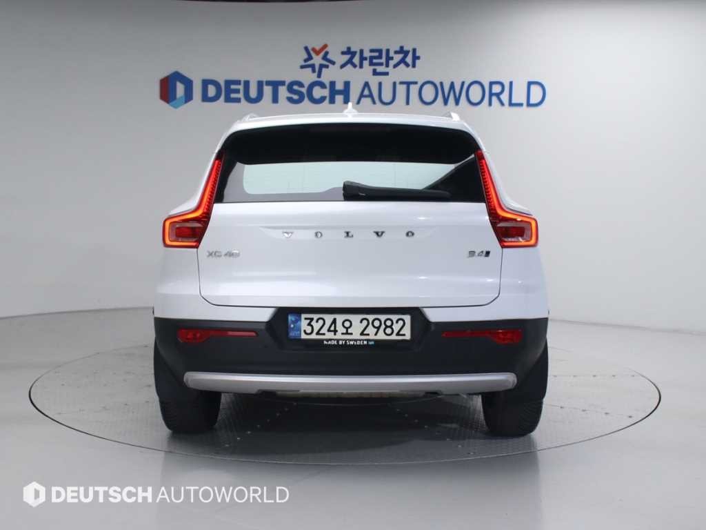 볼보 XC40 B4 AWD 인스크립션 이미지 4