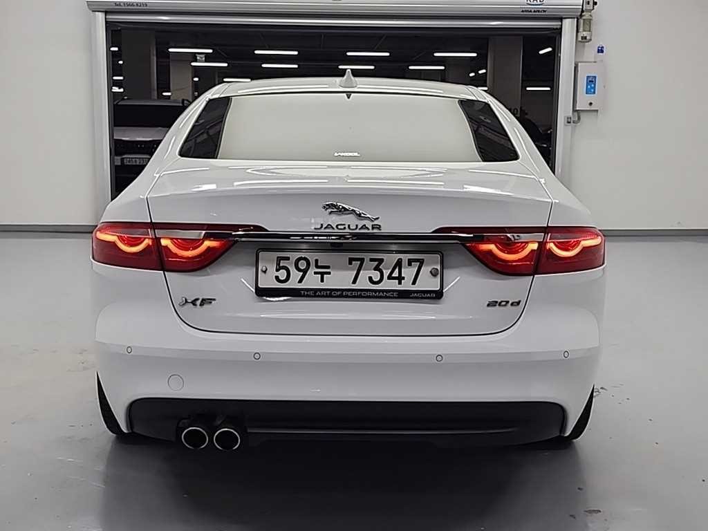 재규어 XF XF(X260) 2.0D 프레스티지 이미지 3