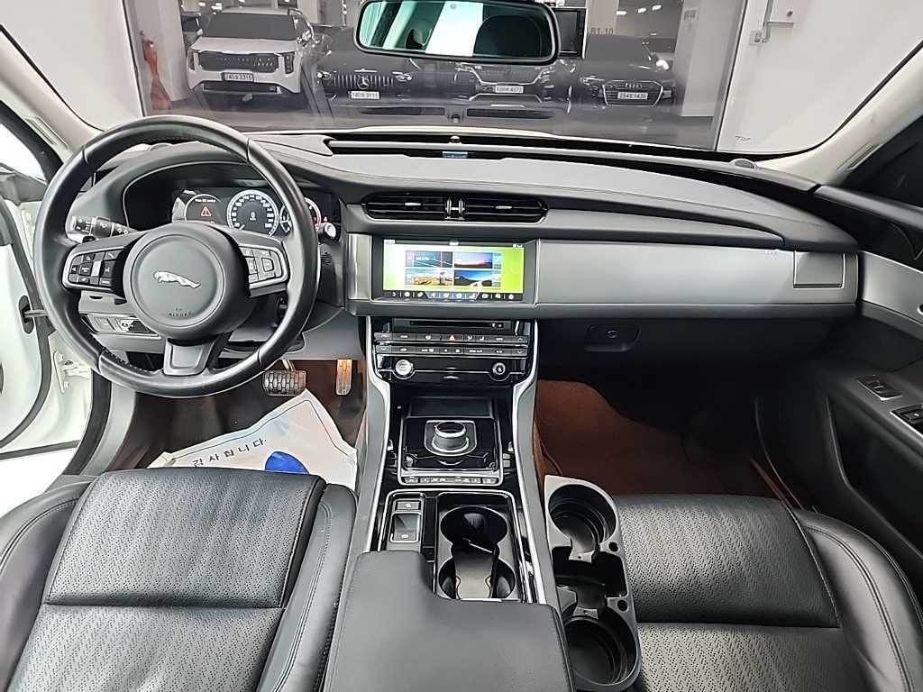 재규어 XF XF(X260) 2.0D 프레스티지 이미지 7