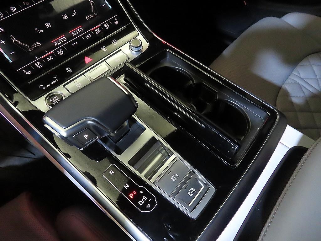 아우디 Q7 Q7 (4M) 55 TFSI 콰트로 프리미엄 이미지 12