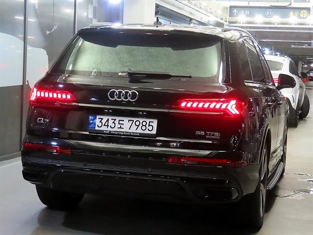 아우디 Q7 Q7 (4M) 55 TFSI 콰트로 프리미엄 이미지 4