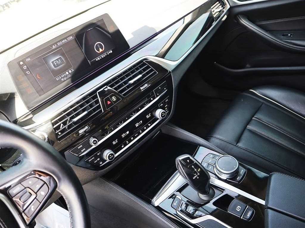 BMW 5시리즈 5시리즈 (G30) 520i 럭셔리 이미지 10