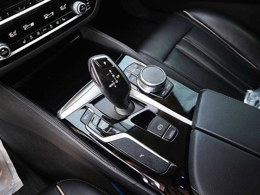 BMW 5시리즈 5시리즈 (G30) 520i 럭셔리 이미지 12