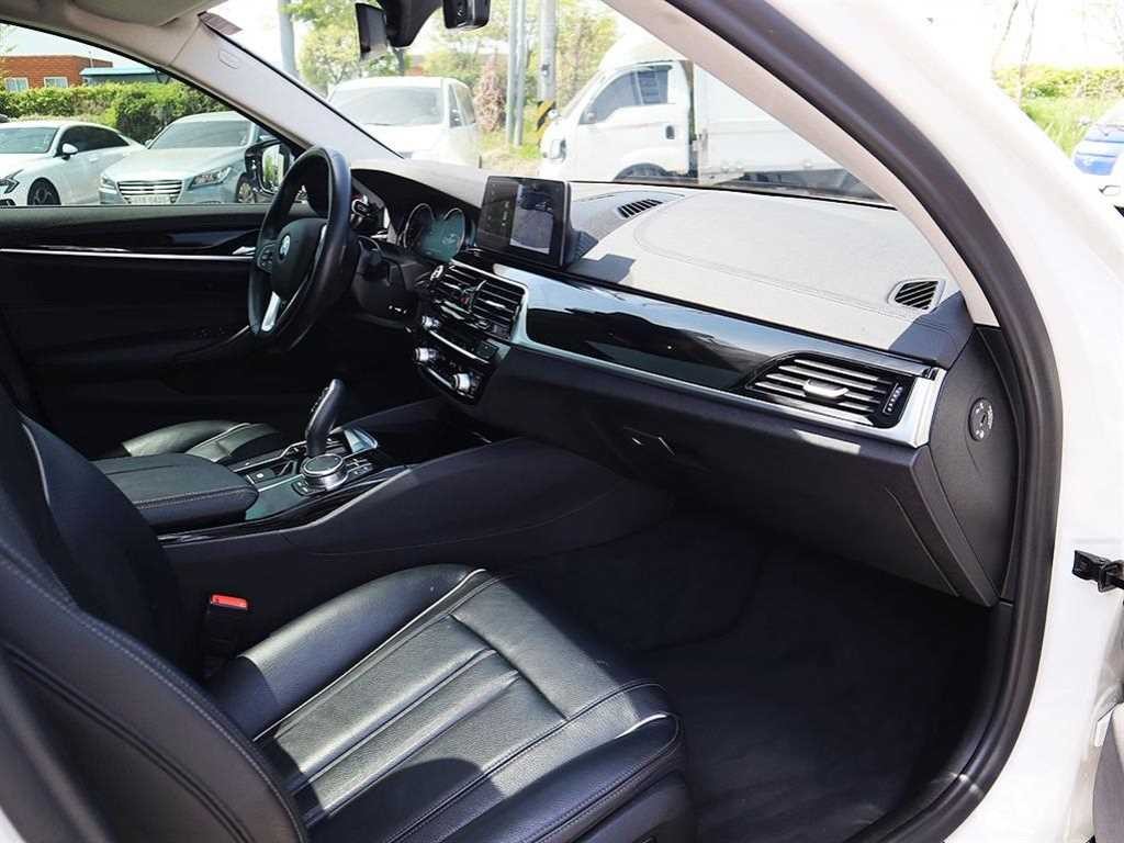 BMW 5시리즈 5시리즈 (G30) 520i 럭셔리 이미지 13