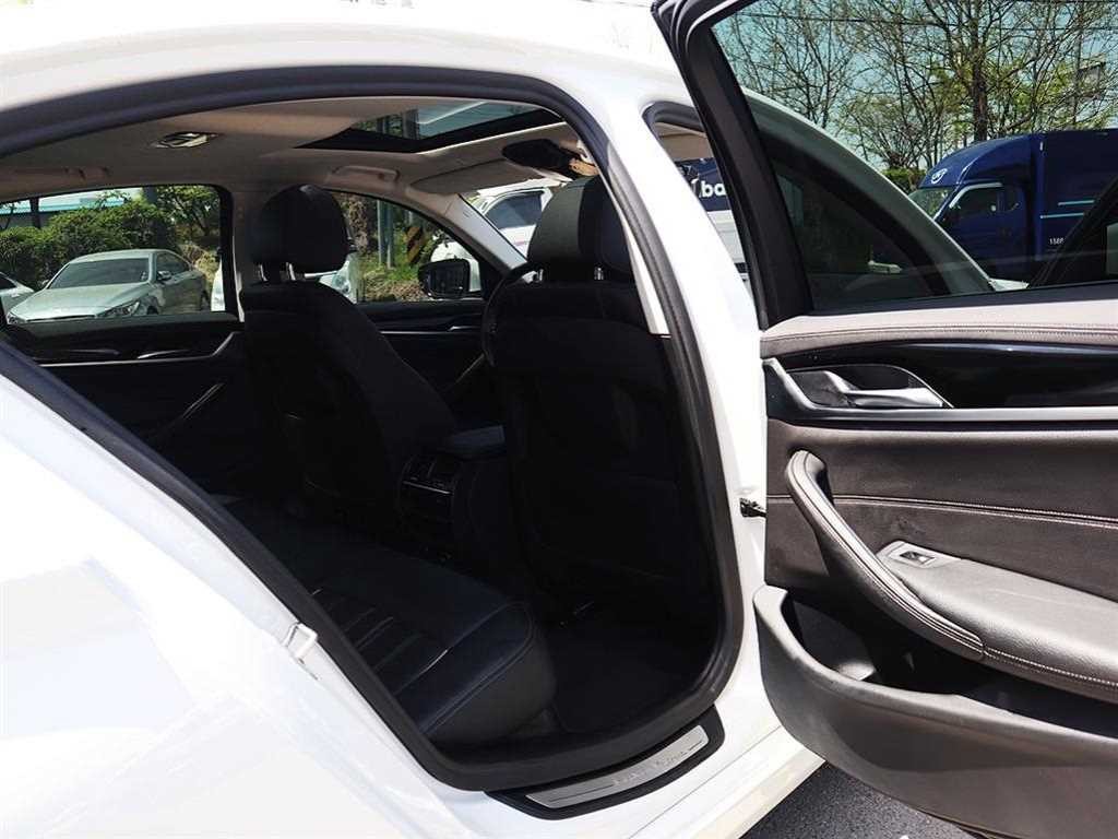 BMW 5시리즈 5시리즈 (G30) 520i 럭셔리 이미지 14