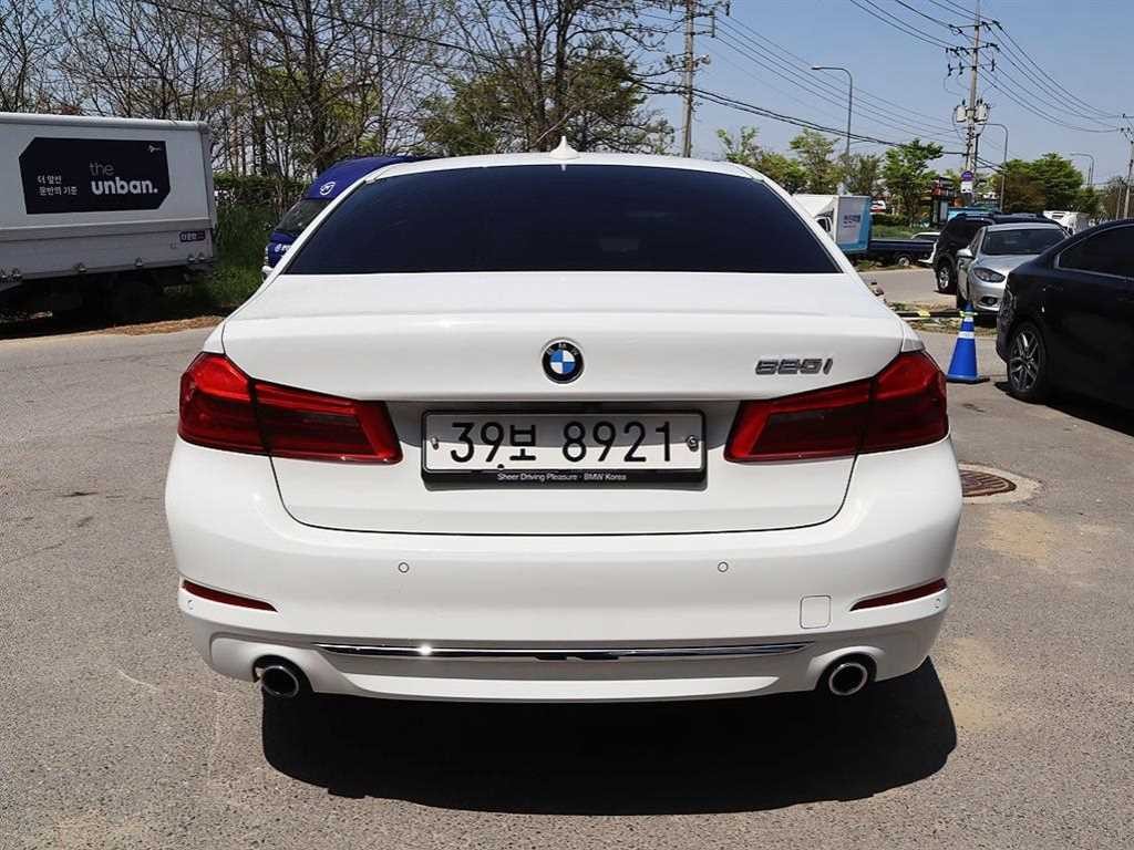 BMW 5시리즈 5시리즈 (G30) 520i 럭셔리 이미지 4