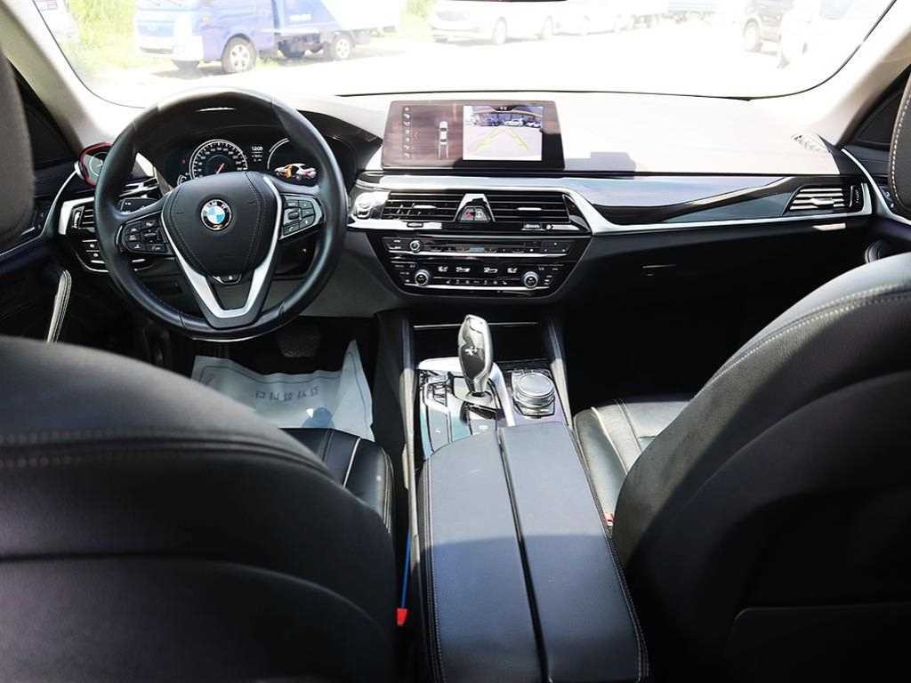 BMW 5시리즈 5시리즈 (G30) 520i 럭셔리 이미지 5