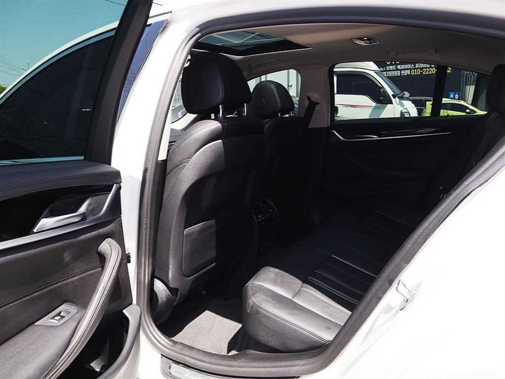 BMW 5시리즈 5시리즈 (G30) 520i 럭셔리 이미지 7