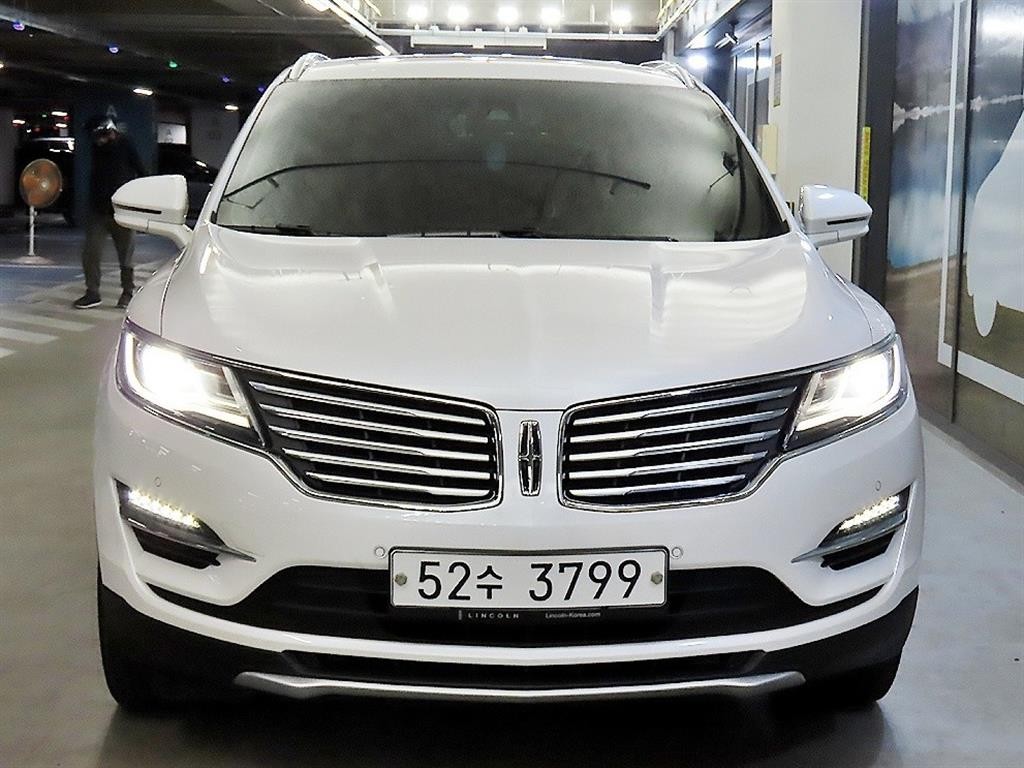 링컨 MKC 2.0 AWD 리저브 이미지 2
