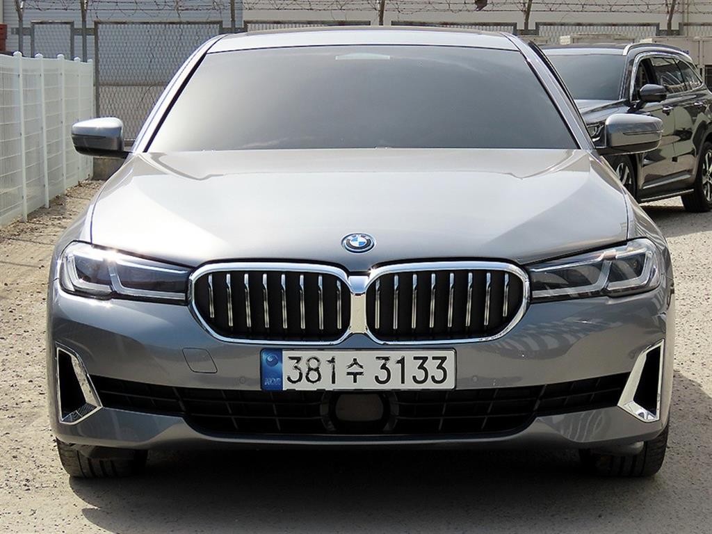 BMW 5시리즈 5시리즈 (G30) 530e M 스포츠 이미지 1