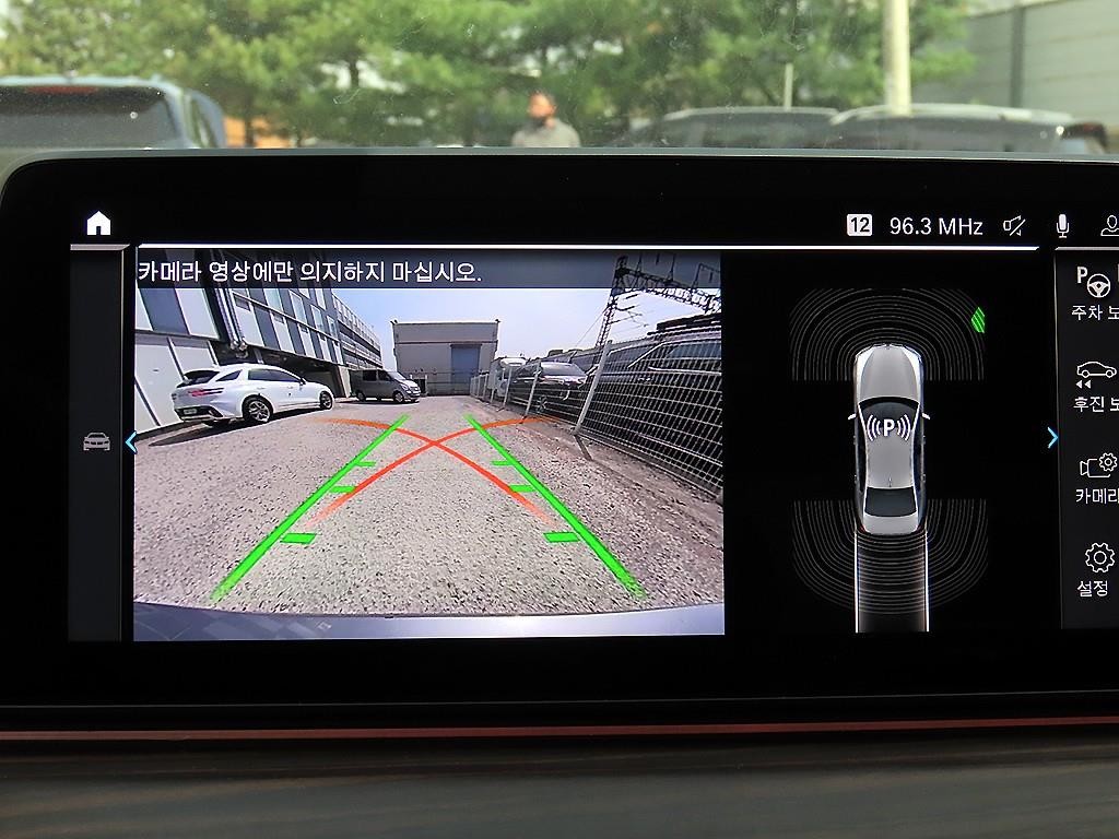 BMW 5시리즈 5시리즈 (G30) 530e M 스포츠 이미지 14