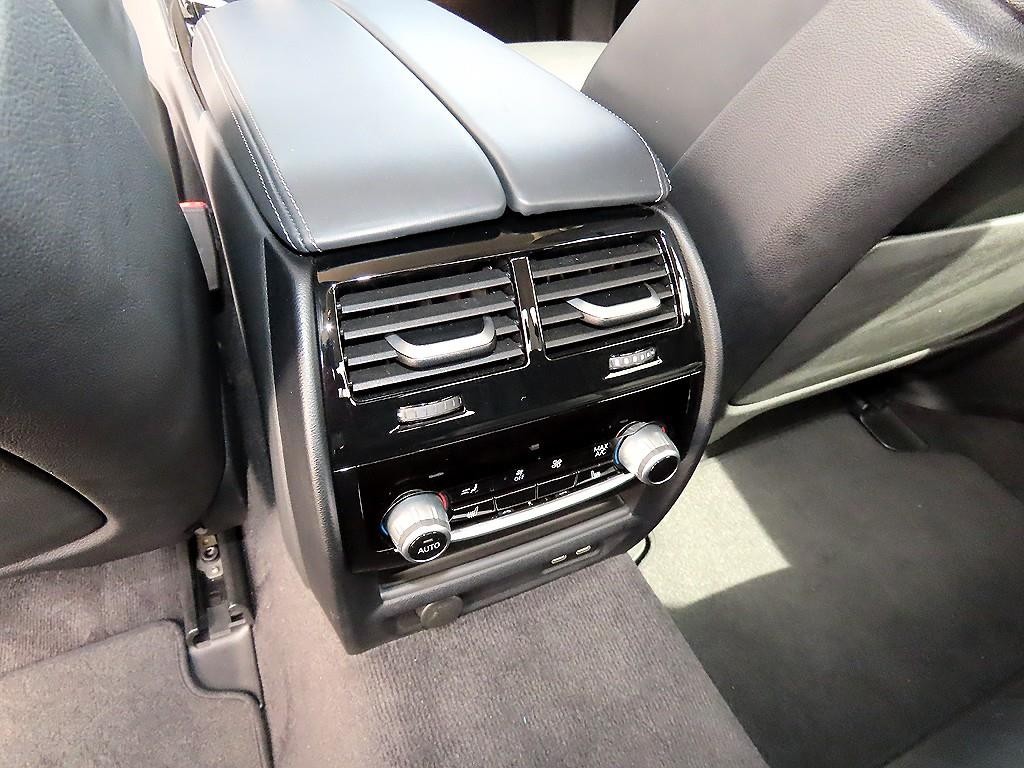 BMW 5시리즈 5시리즈 (G30) 530e M 스포츠 이미지 16