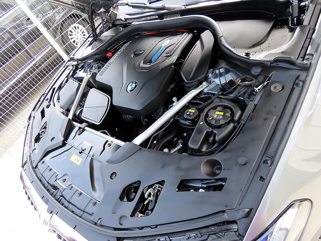 BMW 5시리즈 5시리즈 (G30) 530e M 스포츠 이미지 19