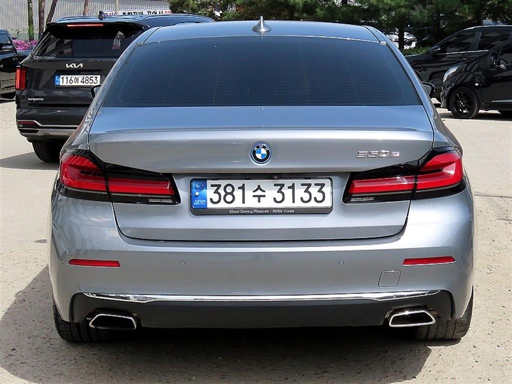 BMW 5시리즈 5시리즈 (G30) 530e M 스포츠 이미지 4