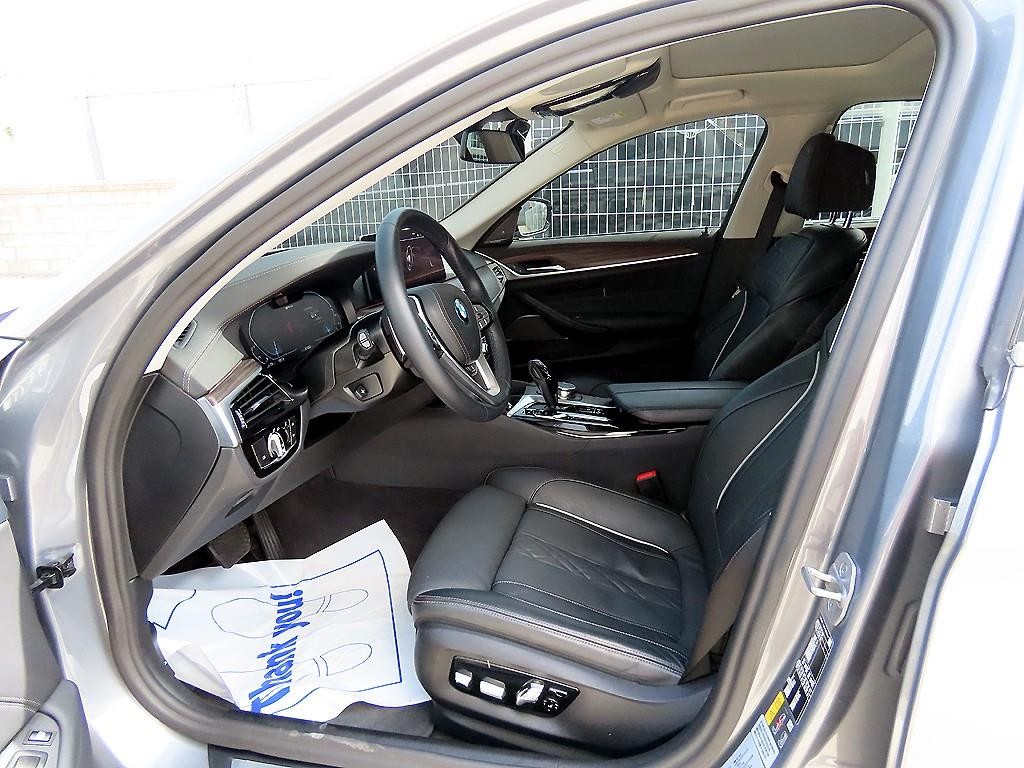BMW 5시리즈 5시리즈 (G30) 530e M 스포츠 이미지 5