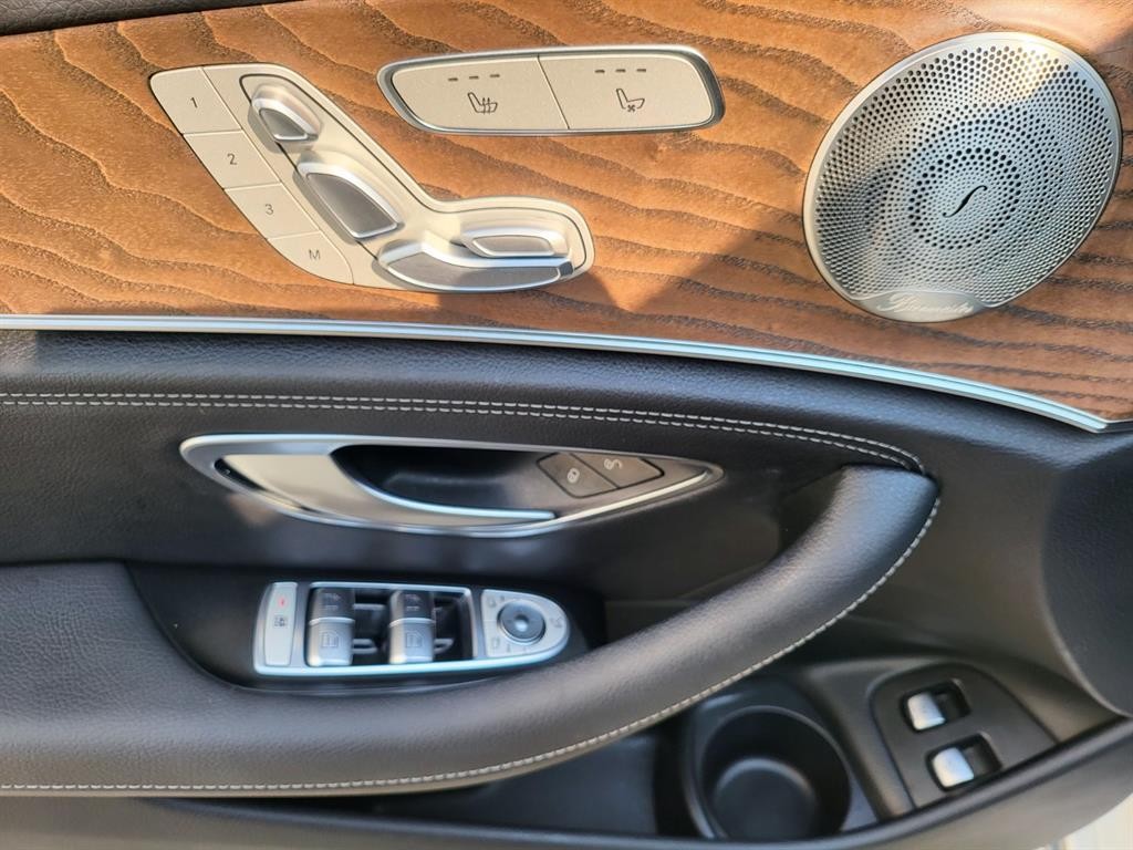 벤츠 E 클래스 E-클래스 W213 E300e 4MATIC 익스클루시브 이미지 12