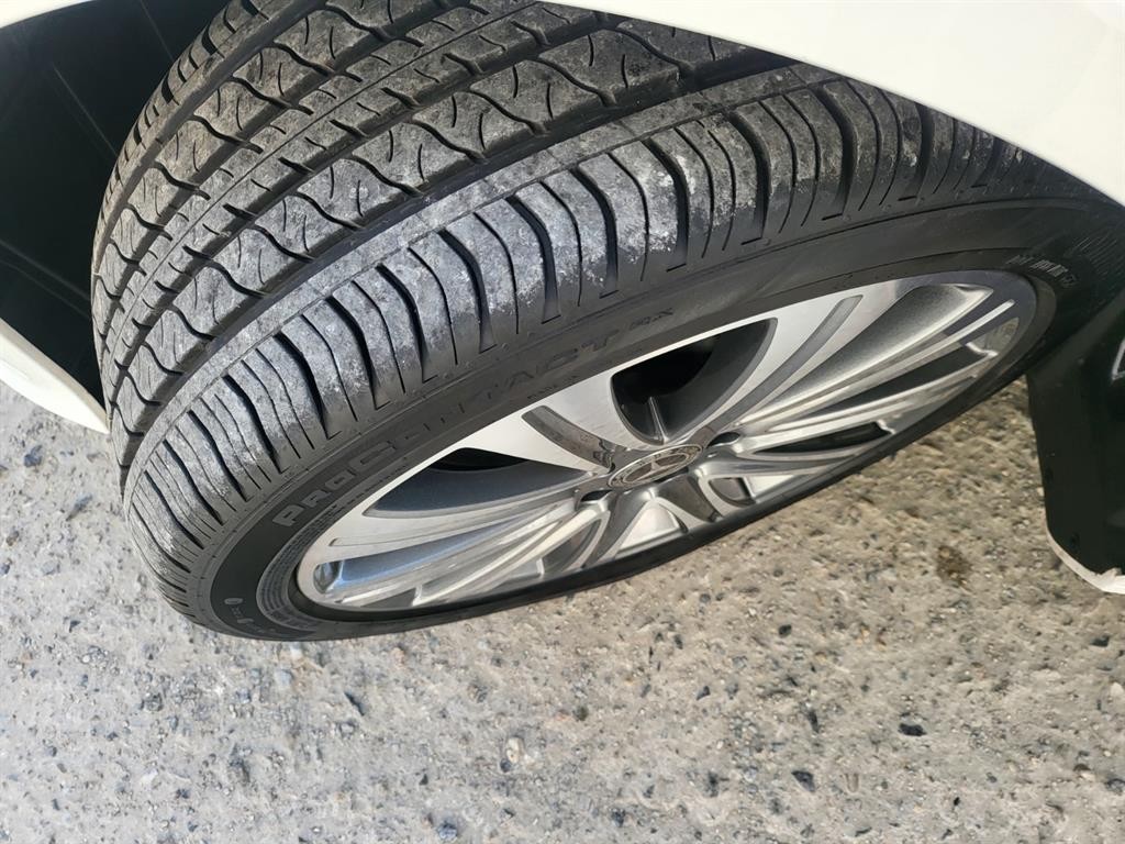 벤츠 E 클래스 E-클래스 W213 E300e 4MATIC 익스클루시브 이미지 20