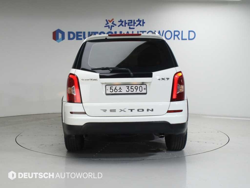 KG모빌리티(쌍용) 렉스턴 렉스턴W 2.0  4WD RX7 럭셔리 이미지 4