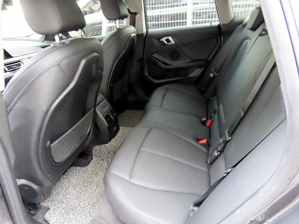 BMW 2시리즈 2시리즈 그란쿠페 (F44) 220d 럭셔리 이미지 6