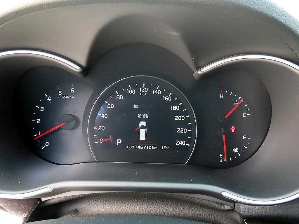 기아 쏘렌토 뉴 쏘렌토 R 2WD 2.0 프레스티지 이미지 9